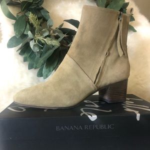Banana Republic suede bootie sz 8.5